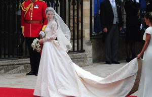 9 زیباترین لباس عروس سلطنتی در 100 سال گذشته