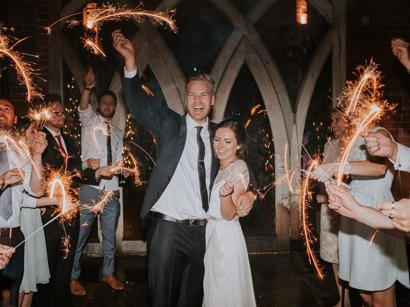4 نکته در مورد آتش بازی مراسم عروسی