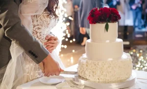 انواع کیک عروسی و تزئینات و روکش های متنوع آن ها