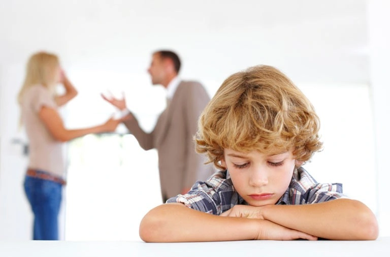 تاثیر طلاق بر فرزند پسر باعث افسردگی و سرخوردگی او میشود