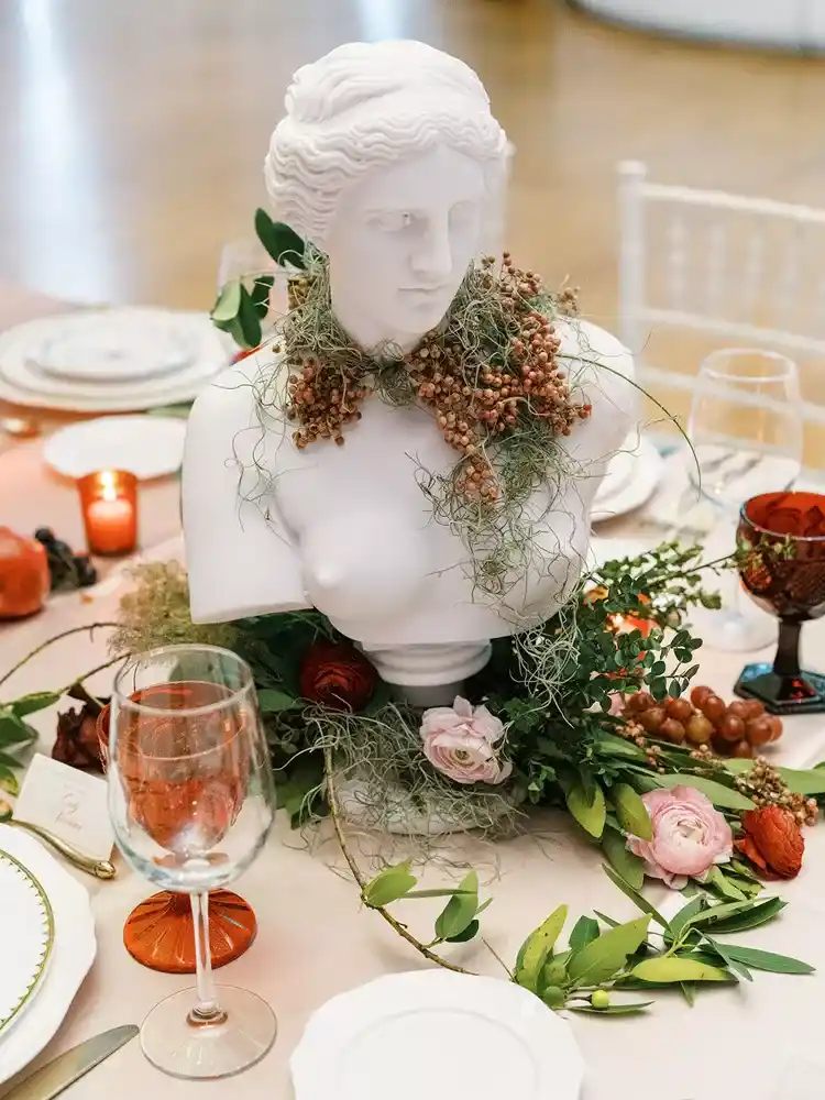 ایده دیزاین عروسی میز شبیه به اساطیر یونان