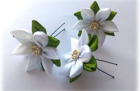 سنجاق سر دست ساز گل‌ دار از برند  Lutik Flower