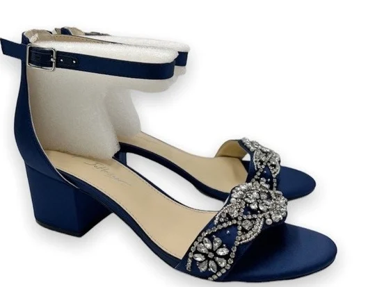 کفش های عروسی پاشنه دار نگین کاری شده آبی رنگ برای ست کردن با رنگ آبی برند “Betsey Johnson“